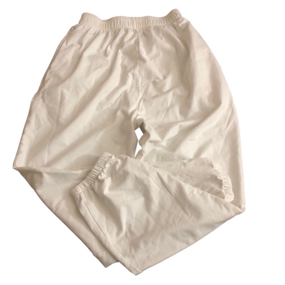WHITE Joggers Women’s size Small 95%
Cotton 5% Spandex athletic gym wear soft